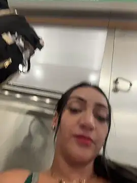 Ninabigtitied online show from 11/06/25, 01:09