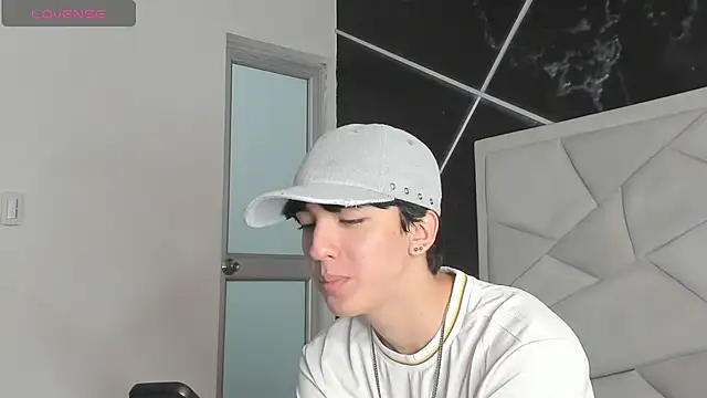 Snapshot of AerumChae chatting on 06/17/26, 12:04 AerumChae online show from 06/17/26, 12:04