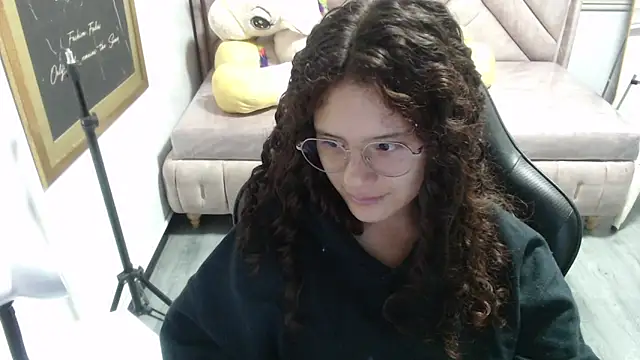 Snapshot of Velvet_Moon_V chatting on 11/22/25, 01:10 Velvet Moon V online show from 11/22/25, 01:10