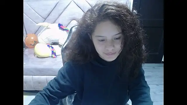 Snapshot of Velvet_Moon_V chatting on 10/23/25, 01:10 Velvet Moon V online show from 10/23/25, 01:10