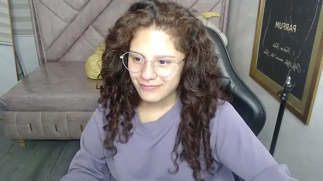 Snapshot of Velvet_Moon_V chatting on 11/24/25, 01:22 Velvet Moon V online show from 11/24/25, 01:22