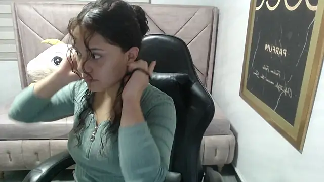 Snapshot of Velvet_Moon_V chatting on 11/29/25, 01:11 Velvet Moon V online show from 11/29/25, 01:11