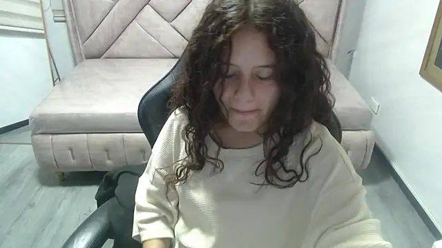 Snapshot of Velvet_Moon_V chatting on 02/17/26, 08:17 Velvet Moon V online show from 02/17/26, 08:17