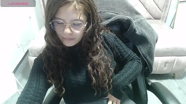 Snapshot of Velvet_Moon_V chatting on 02/02/26, 08:08 Velvet Moon V online show from 02/02/26, 08:08