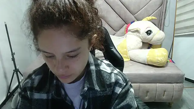 Snapshot of Velvet_Moon_V chatting on 11/14/25, 01:04 Velvet Moon V online show from 11/14/25, 01:04