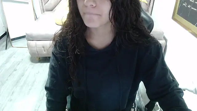 Snapshot of Velvet_Moon_V chatting on 12/15/25, 01:28 Velvet Moon V online show from 12/15/25, 01:28