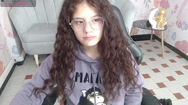 Snapshot of Velvet_Moon_V chatting on 02/21/26, 01:13 Velvet Moon V online show from 02/21/26, 01:13