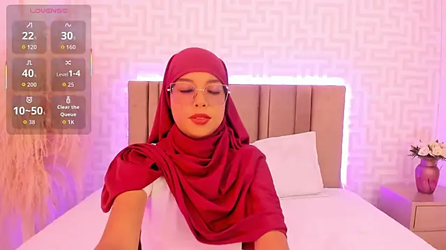 naishaa  online show from 04/15/26, 05:50