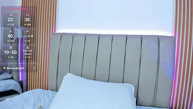 naishaa  online show from 11/20/25, 06:41