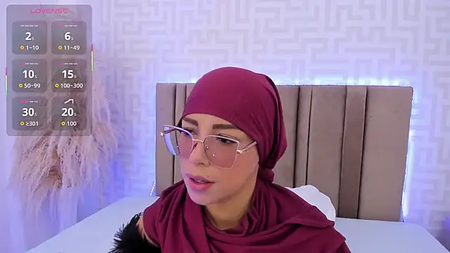 Snapshot of naishaa_ chatting on 06/22/26, 05:43 naishaa online show from 06/22/26, 05:43