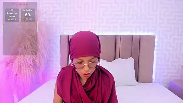 Snapshot of naishaa_ chatting on 05/18/26, 06:34 naishaa online show from 05/18/26, 06:34