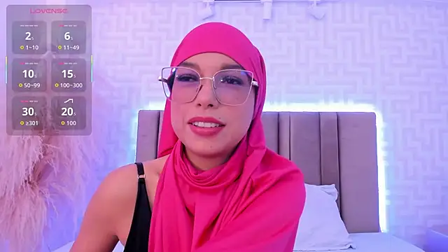 naishaa  online show from 04/06/26, 07:59