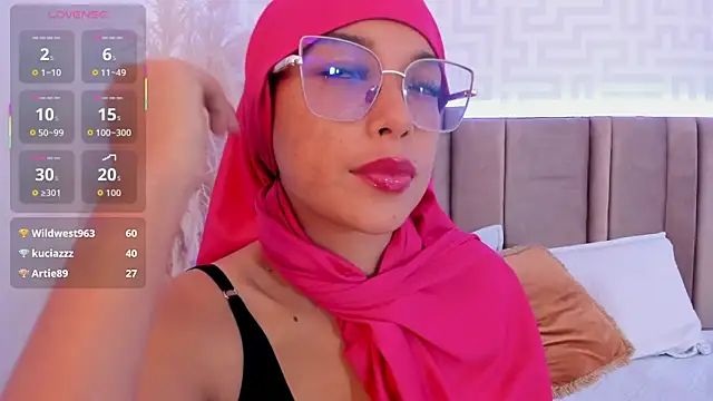 naishaa  online show from 04/16/26, 09:39