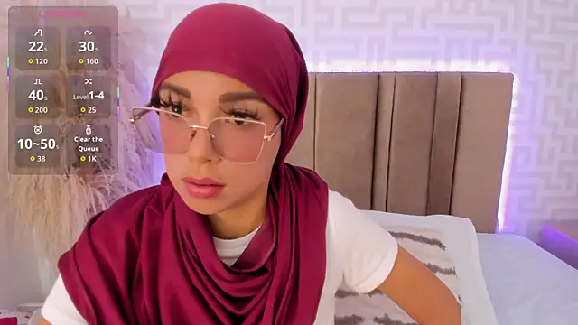 Snapshot of naishaa_ chatting on 07/11/26, 05:57 naishaa online show from 07/11/26, 05:57
