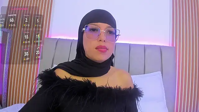 naishaa  online show from 11/22/25, 06:40