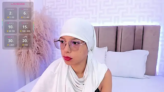 Snapshot of naishaa_ chatting on 05/20/26, 06:27 naishaa online show from 05/20/26, 06:27