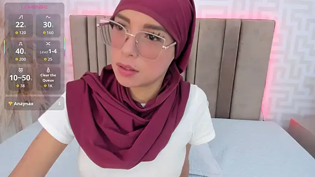 Snapshot of naishaa_ chatting on 06/15/26, 05:01 naishaa online show from 06/15/26, 05:01