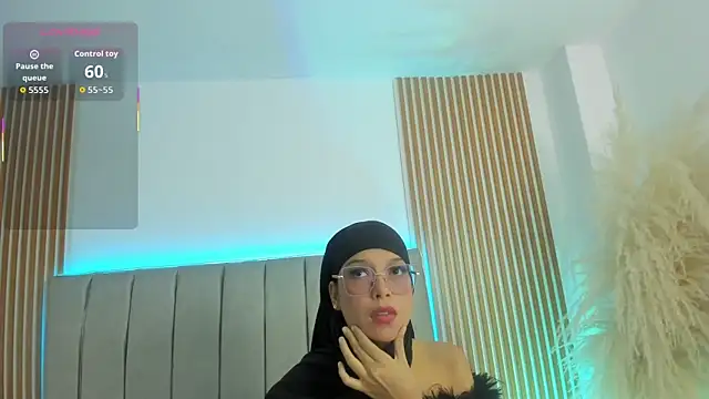 naishaa  online show from 12/01/25, 06:42