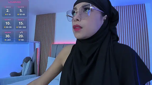 Snapshot of naishaa_ chatting on 09/27/25, 06:47 naishaa online show from 09/27/25, 06:47