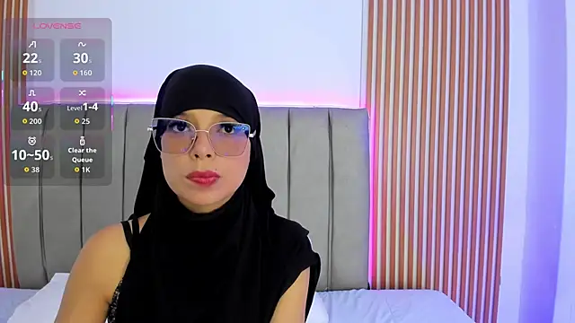 naishaa  online show from 10/20/25, 06:30