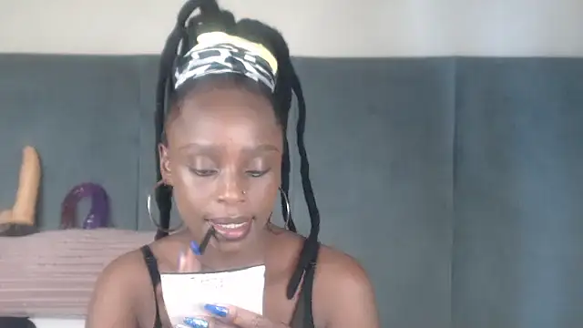 Jah-Queen online show from 11/17/25, 01:15