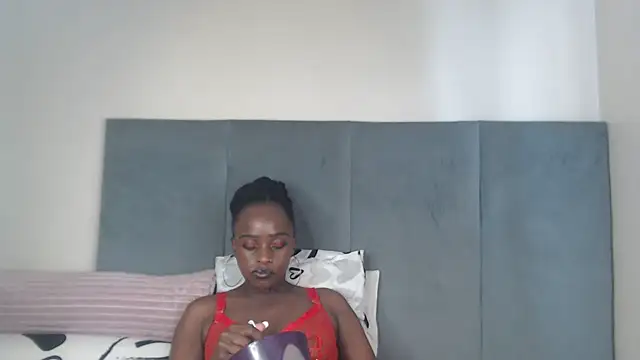 Snapshot of Jah-Queen chatting on 03/04/26, 08:33 Jah-Queen online show from 03/04/26, 08:33