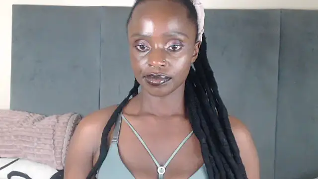 Snapshot of Jah-Queen chatting on 09/18/25, 06:11 Jah-Queen online show from 09/18/25, 06:11