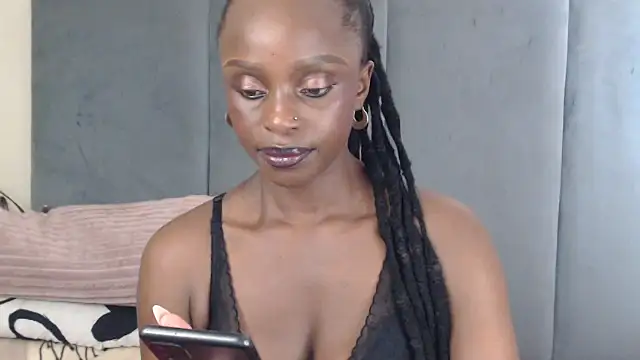 Snapshot of Jah-Queen chatting on 09/10/25, 07:40 Jah-Queen online show from 09/10/25, 07:40