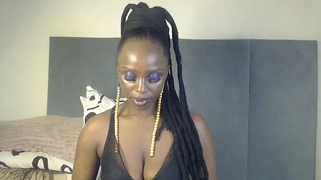 Snapshot of Jah-Queen chatting on 09/22/25, 12:38 Jah-Queen online show from 09/22/25, 12:38