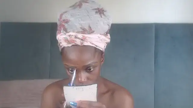 Jah-Queen online show from 11/18/25, 07:33