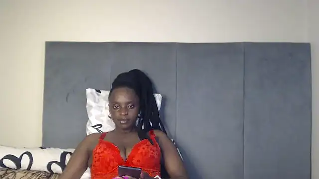 Snapshot of Jah-Queen chatting on 09/25/25, 02:28 Jah-Queen online show from 09/25/25, 02:28