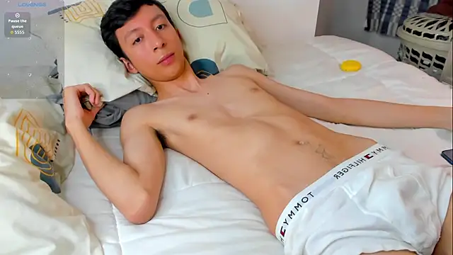 Snapshot of philip_twinkk chatting on 12/21/25, 09:37 philip twinkk online show from 12/21/25, 09:37