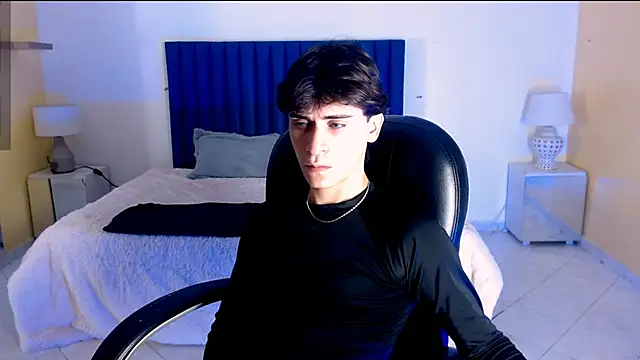 Snapshot of RoberthAlv chatting on 02/19/26, 01:52 RoberthAlv online show from 02/19/26, 01:52