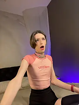 Snapshot of madi_snow chatting on 11/23/25, 12:15 madi snow online show from 11/23/25, 12:15