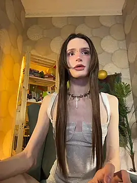 madi snow online show from 02/17/26, 05:27