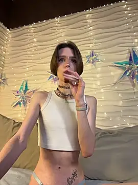 Snapshot of madi_snow chatting on 12/03/25, 05:08 madi snow online show from 12/03/25, 05:08