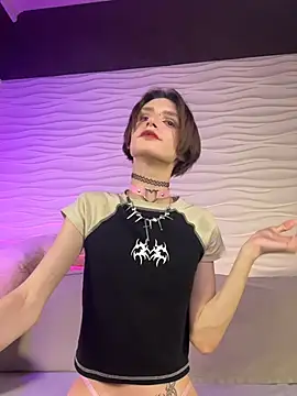 Snapshot of madi_snow chatting on 11/08/25, 08:12 madi snow online show from 11/08/25, 08:12