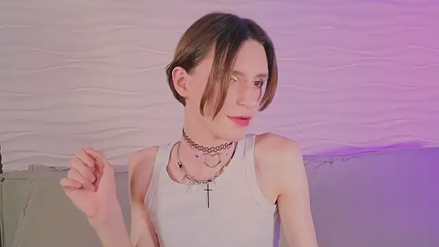 Snapshot of madi_snow chatting on 11/12/25, 05:22 madi snow online show from 11/12/25, 05:22