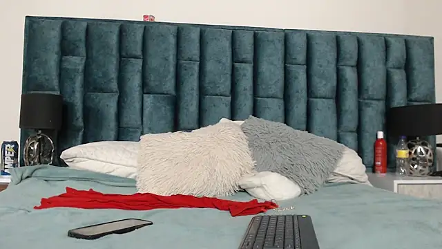 Emma Foxi online show from 11/20/25, 08:53