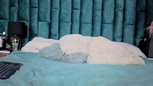 Emma Foxi online show from 02/17/26, 08:06