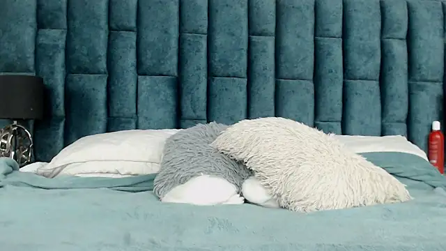 Emma Foxi online show from 11/18/25, 08:45