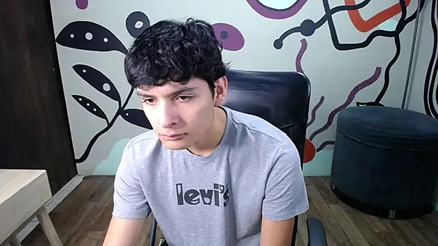 Snapshot of Luca_vega chatting on 10/02/25, 01:03 Luca vega online show from 10/02/25, 01:03