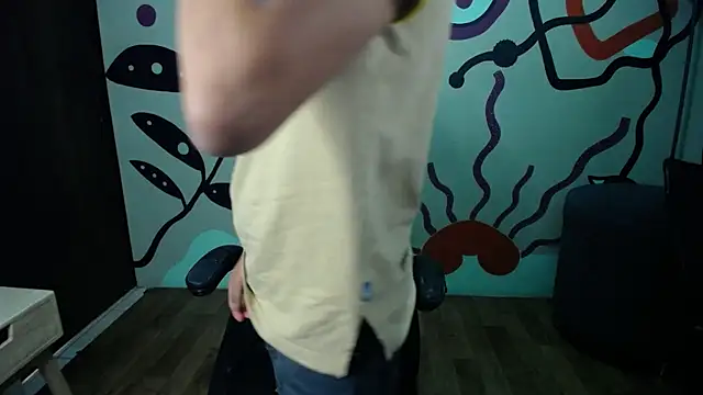 Snapshot of Luca_vega chatting on 10/11/25, 12:39 Luca vega online show from 10/11/25, 12:39