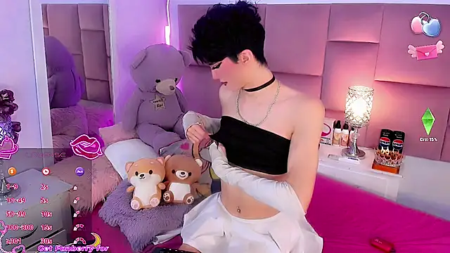 Snapshot of Baby_FenixTS chatting on 11/29/25, 05:18 Baby FenixTS online show from 11/29/25, 05:18