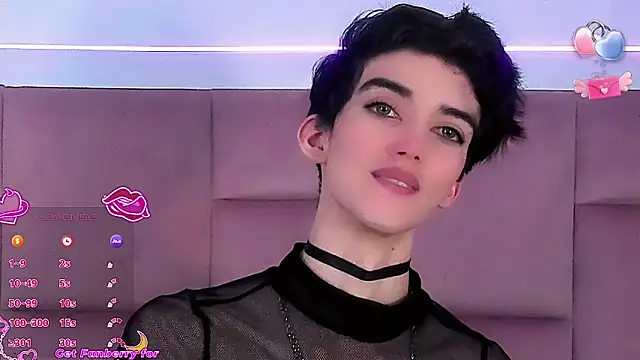 Snapshot of Baby_FenixTS chatting on 12/14/25, 02:18 Baby FenixTS online show from 12/14/25, 02:18