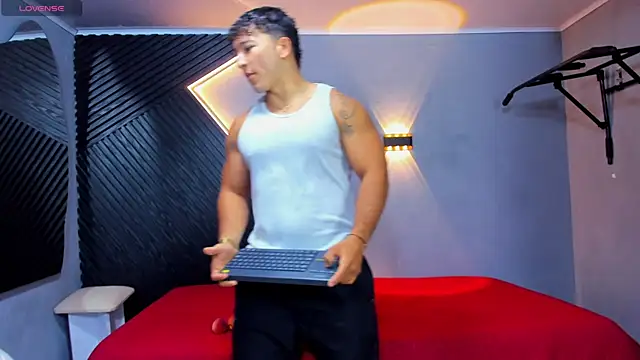 Snapshot of Horny_nick18 chatting on 06/01/26, 12:49 Horny nick18 online show from 06/01/26, 12:49