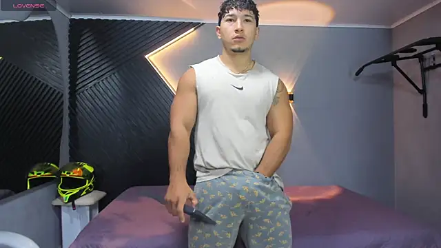 Snapshot of Horny_nick18 chatting on 04/16/26, 12:06 Horny nick18 online show from 04/16/26, 12:06