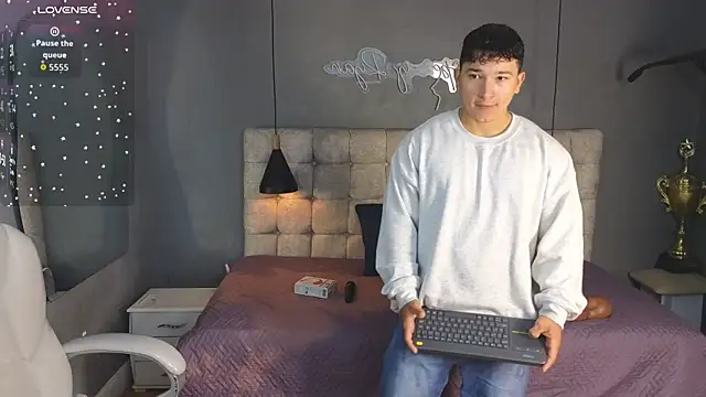 Horny nick18 online show from 10/29/25, 10:14