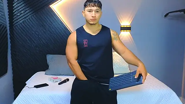 Horny nick18 online show from 02/14/26, 12:05