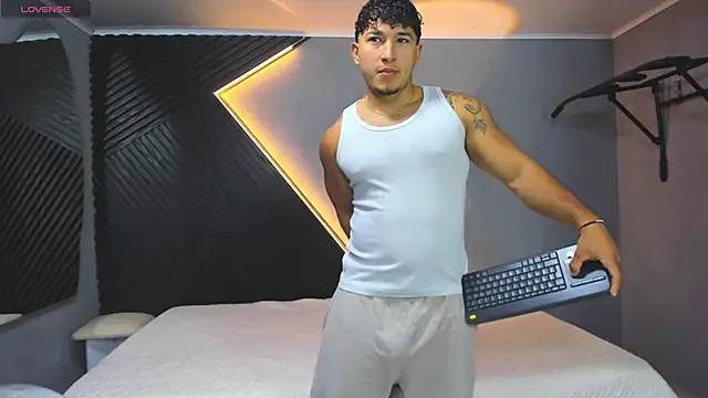 Snapshot of Horny_nick18 chatting on 04/20/26, 01:24 Horny nick18 online show from 04/20/26, 01:24